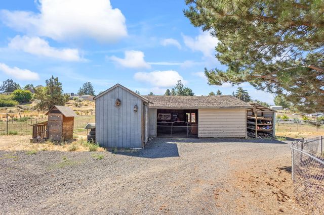 1437 NE Brown Drive, Madras, OR 97741