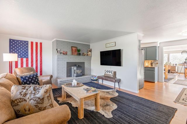 1437 NE Brown Drive, Madras, OR 97741