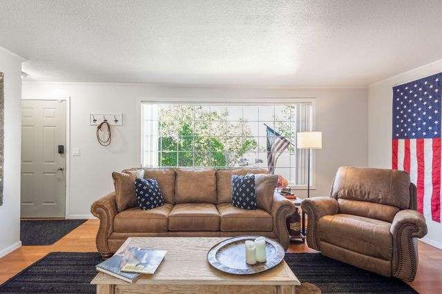 1437 NE Brown Drive, Madras, OR 97741