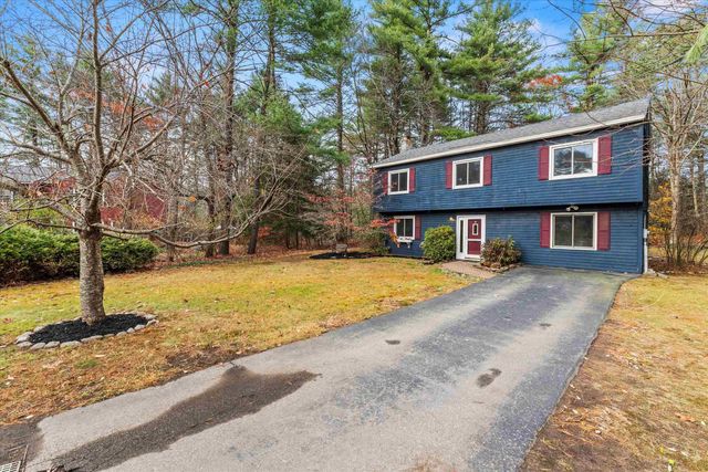 8 Iroquois Circle, Londonderry, NH 03053