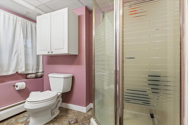 8 Iroquois Circle, Londonderry, NH 03053