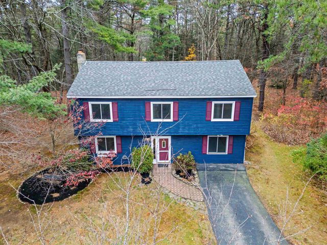 8 Iroquois Circle, Londonderry, NH 03053