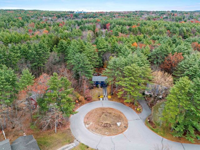 8 Iroquois Circle, Londonderry, NH 03053