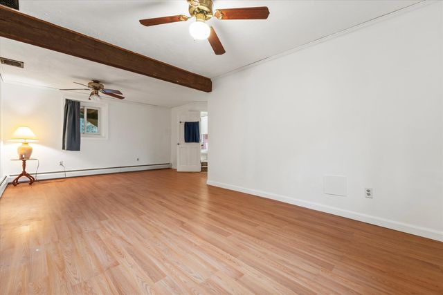 8 Iroquois Circle, Londonderry, NH 03053