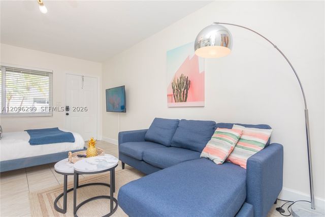 735 NE 15th St 1-4, Fort Lauderdale, FL 33304