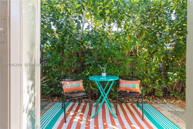 735 NE 15th St 1-4, Fort Lauderdale, FL 33304