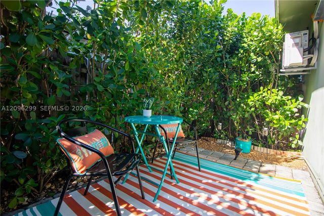 735 NE 15th St 1-4, Fort Lauderdale, FL 33304