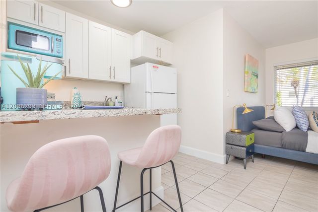 735 NE 15th St 1-4, Fort Lauderdale, FL 33304