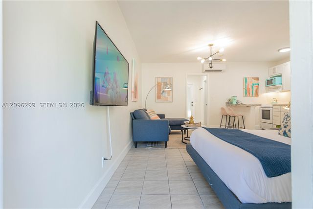 735 NE 15th St 1-4, Fort Lauderdale, FL 33304