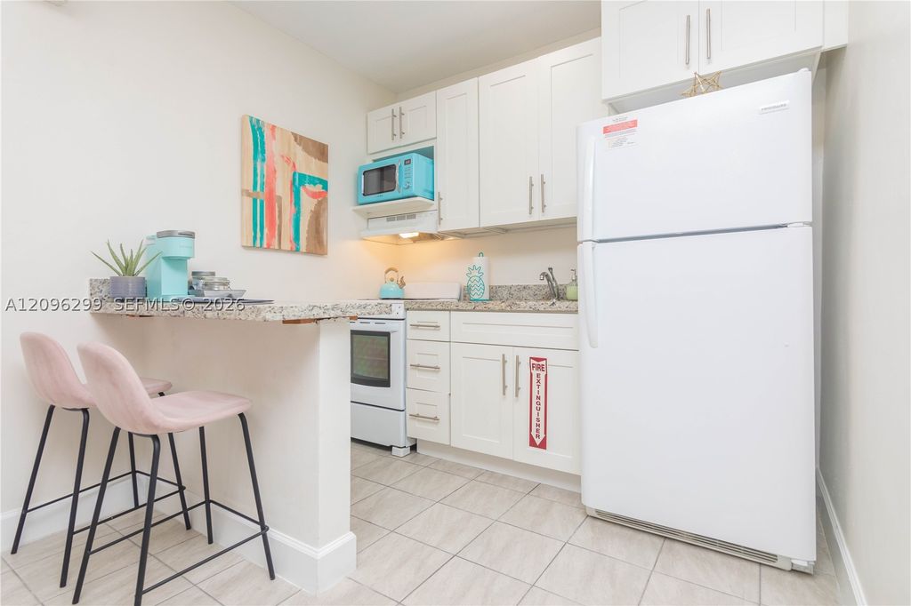 735 NE 15th St 1-4, Fort Lauderdale, FL 33304