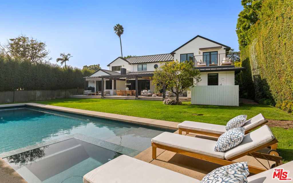 720 S Amalfi Drive, Pacific Palisades, CA 90272