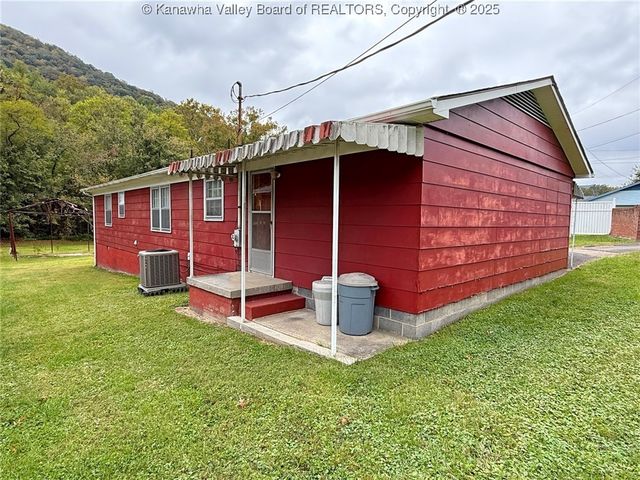 302 Campbell Avenue, Pratt, WV 26152