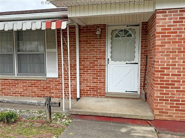 302 Campbell Avenue, Pratt, WV 26152