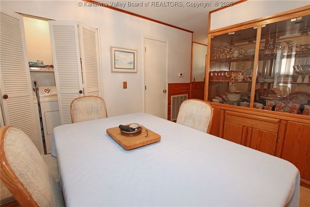 302 Campbell Avenue, Pratt, WV 26152