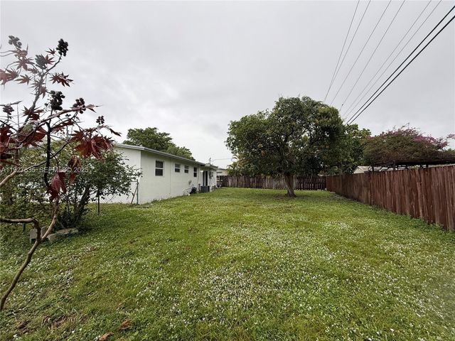 301 N 70th Ave 0, Hollywood, FL 33024