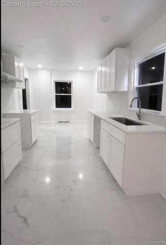 18435 Sorrento Street, Detroit, MI 48235