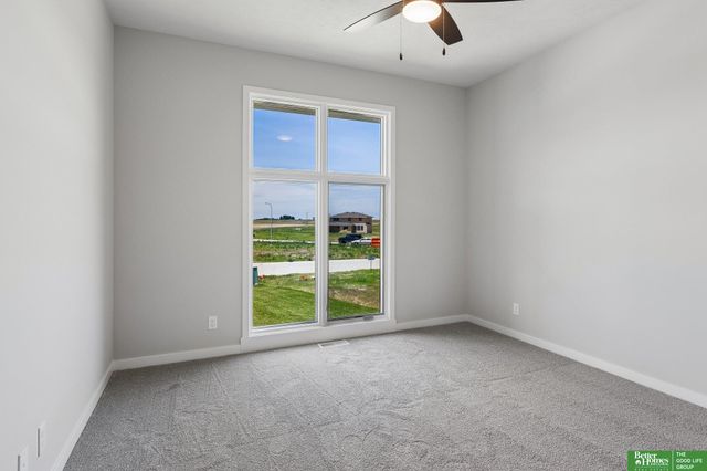10805 S 219th Avenue, Gretna, NE 68028