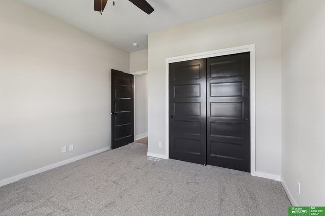 10805 S 219th Avenue, Gretna, NE 68028
