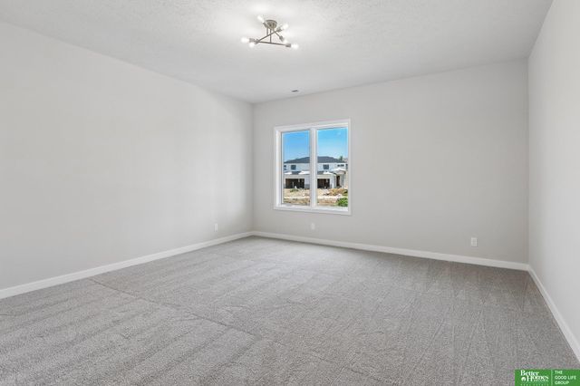 10805 S 219th Avenue, Gretna, NE 68028