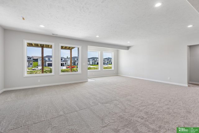 10805 S 219th Avenue, Gretna, NE 68028