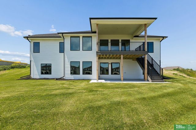 10805 S 219th Avenue, Gretna, NE 68028