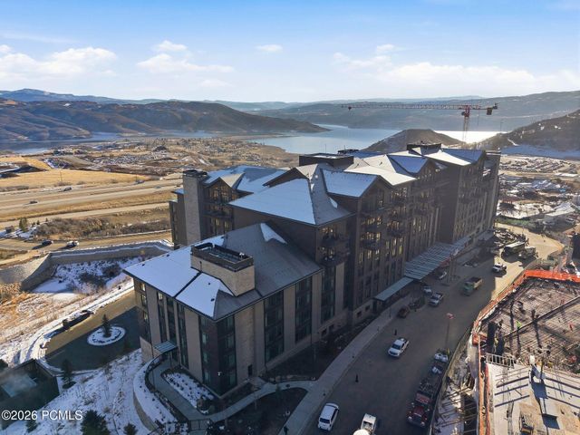 1702 W Glencoe Mountain Way 7041, Park City, UT 84060