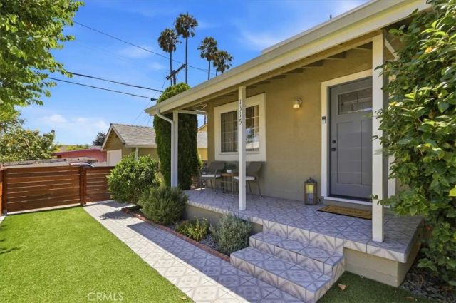 1315 Field Avenue, Inglewood, CA 90302