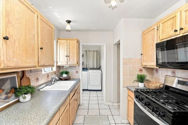 1315 Field Avenue, Inglewood, CA 90302