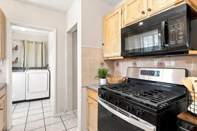 1315 Field Avenue, Inglewood, CA 90302