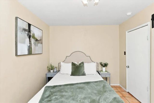 1315 Field Avenue, Inglewood, CA 90302