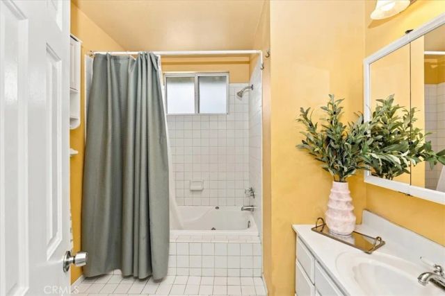 1315 Field Avenue, Inglewood, CA 90302
