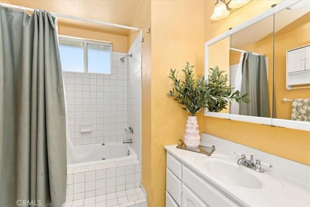 1315 Field Avenue, Inglewood, CA 90302