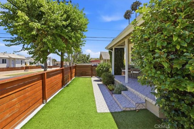 1315 Field Avenue, Inglewood, CA 90302
