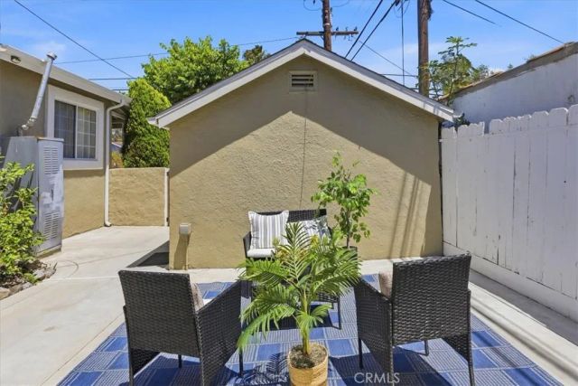 1315 Field Avenue, Inglewood, CA 90302