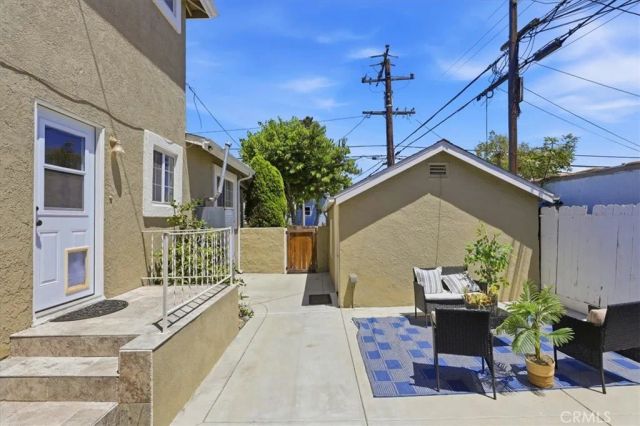 1315 Field Avenue, Inglewood, CA 90302