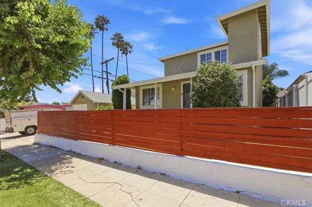 1315 Field Avenue, Inglewood, CA 90302