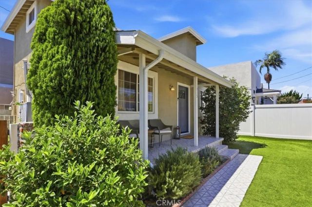 1315 Field Avenue, Inglewood, CA 90302