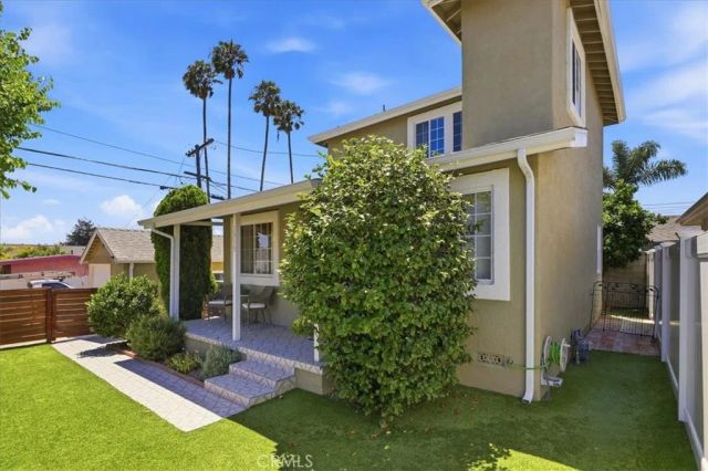 1315 Field Avenue, Inglewood, CA 90302