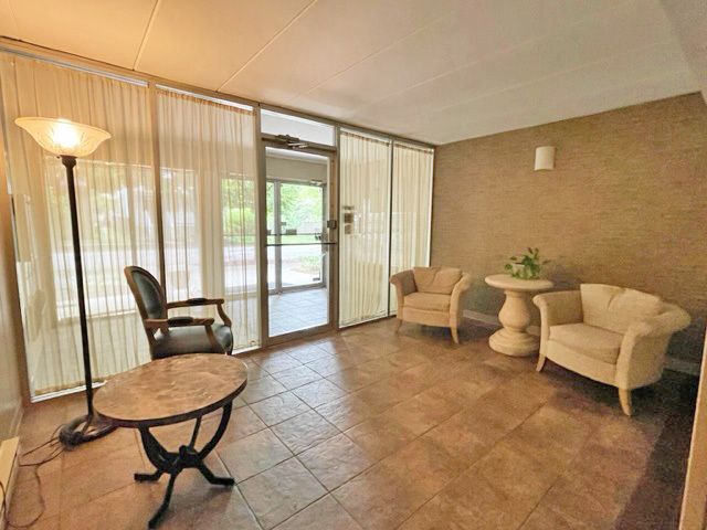 115 Marengo Avenue 403, Forest Park, IL 60130