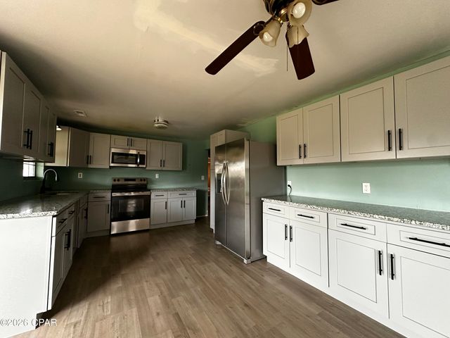 7951 Old Spanish Trail, Sneads, FL 32460