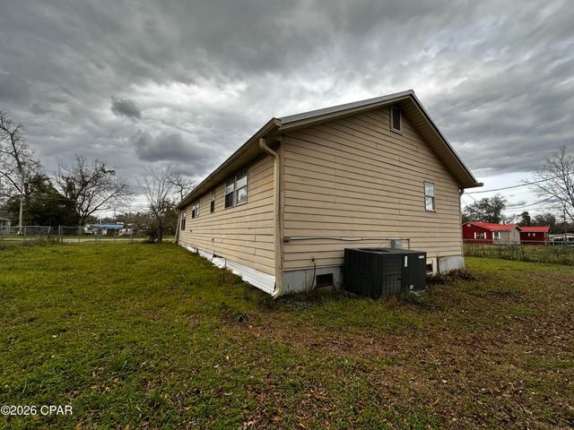 7951 Old Spanish Trail, Sneads, FL 32460