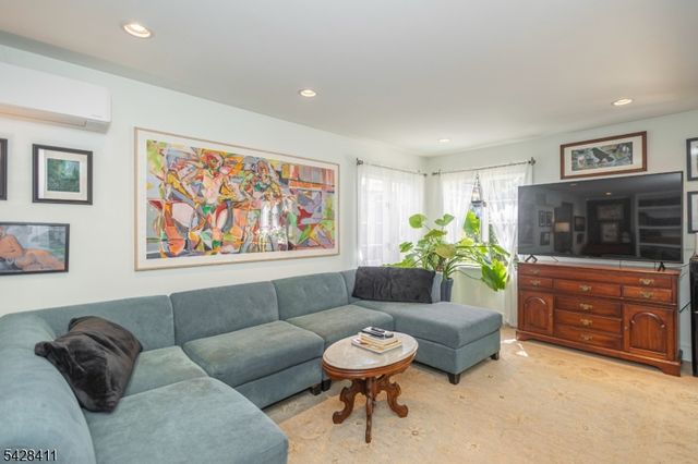 7 York St, Lambertville City, NJ 08530