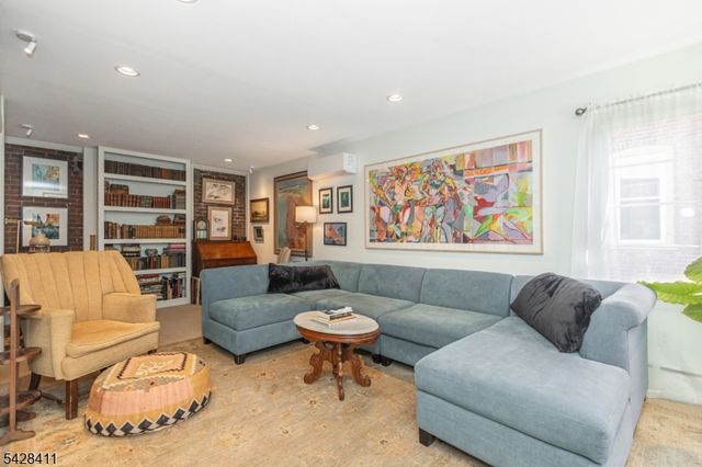 7 York St, Lambertville City, NJ 08530