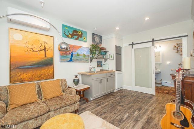 7 York St, Lambertville City, NJ 08530