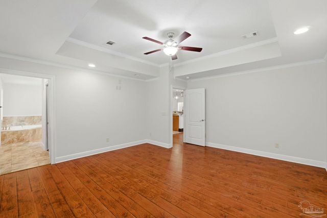 556 Tara Rd, Cantonment, FL 32533