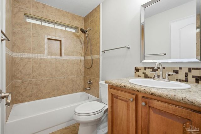 556 Tara Rd, Cantonment, FL 32533