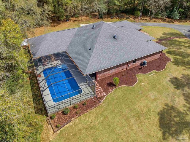 556 Tara Rd, Cantonment, FL 32533