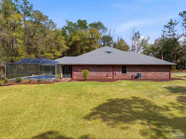 556 Tara Rd, Cantonment, FL 32533
