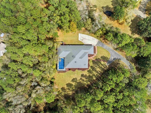 556 Tara Rd, Cantonment, FL 32533