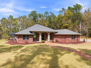 556 Tara Rd, Cantonment, FL 32533